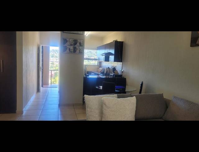 3 BEDROOM TOWNHOUSE FOR SALE IN GLENVISTA